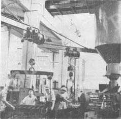 
中囯で作られた最初の鑄型製造機は試驗の結果、優秀な性能をそなえていることを証明された。

